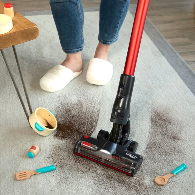 Numatic 913925 Red Henry Quick Cordless Vacuum Cleaner With 6 Pods